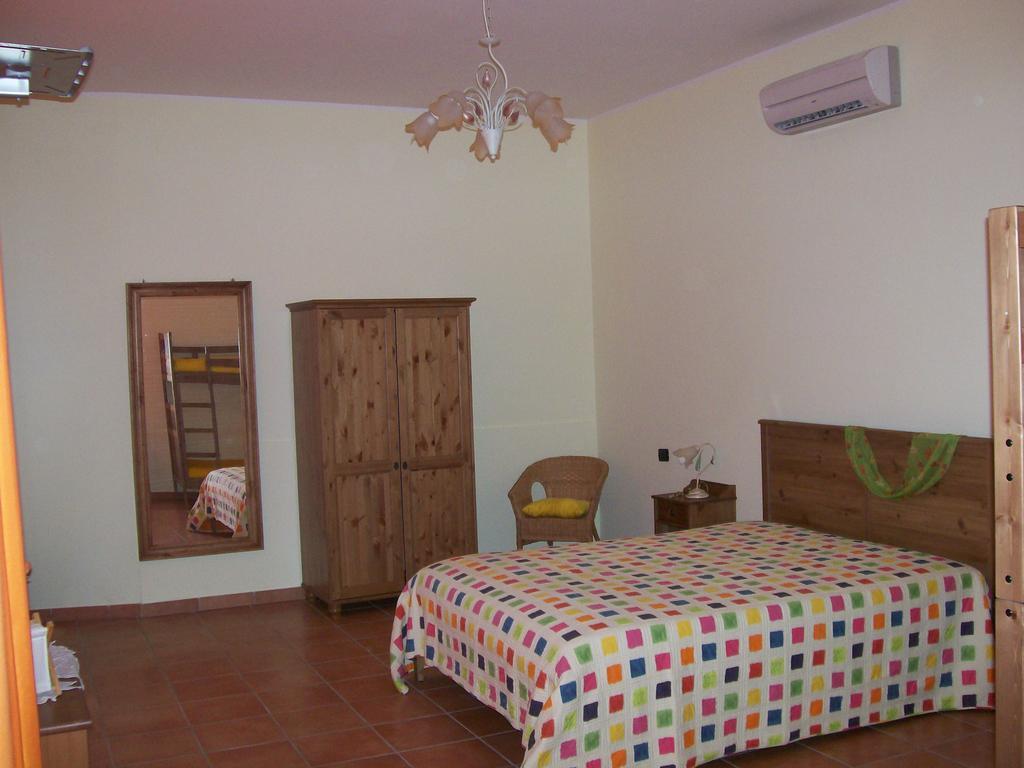 Agriturismo Fiori d'Arancio Palagiano Camera foto