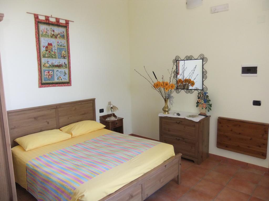 Agriturismo Fiori d'Arancio Palagiano Camera foto